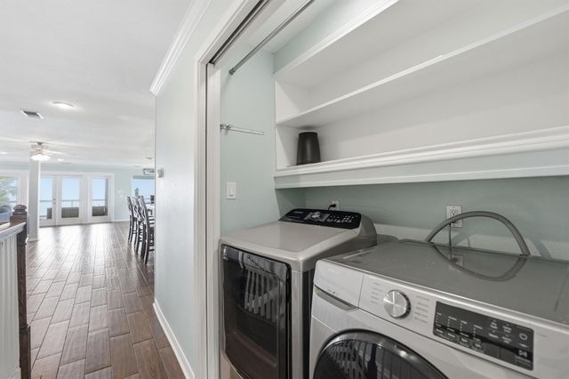 7712 Channelview Drive, Galveston, TX 77554