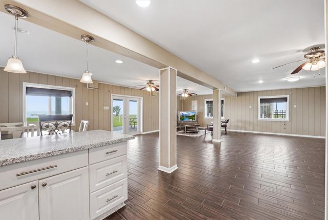 7712 Channelview Drive, Galveston, TX 77554