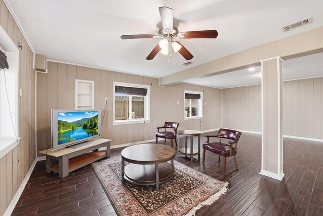 7712 Channelview Drive, Galveston, TX 77554