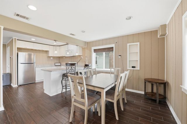 7712 Channelview Drive, Galveston, TX 77554