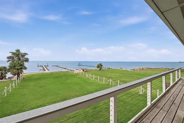 7712 Channelview Drive, Galveston, TX 77554