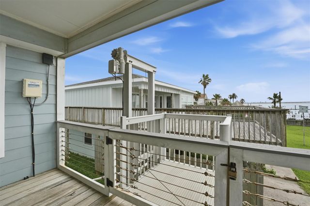 7712 Channelview Drive, Galveston, TX 77554
