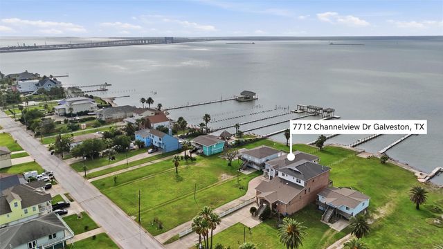 7712 Channelview Drive, Galveston, TX 77554
