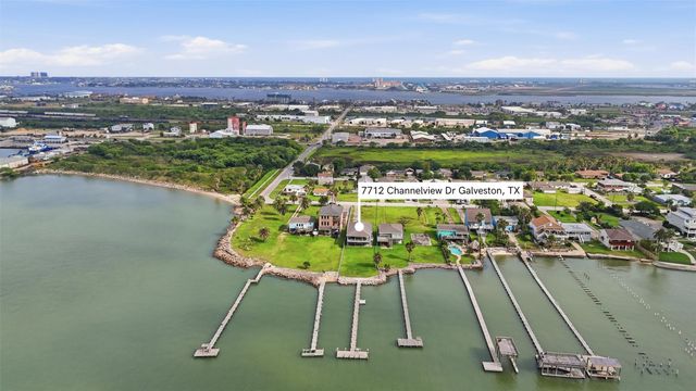 7712 Channelview Drive, Galveston, TX 77554