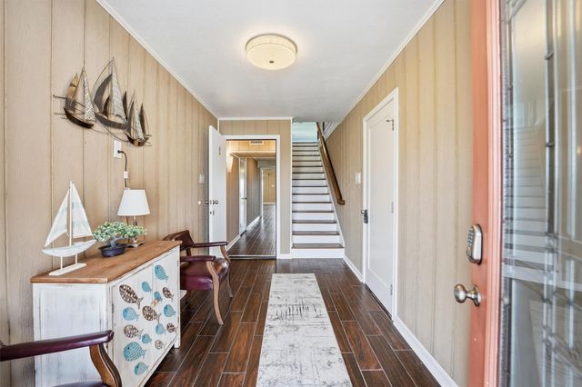 7712 Channelview Drive, Galveston, TX 77554