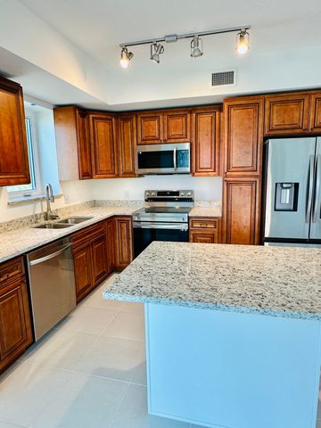 735 Pilot Lane, 814, Merritt Island, FL 32952