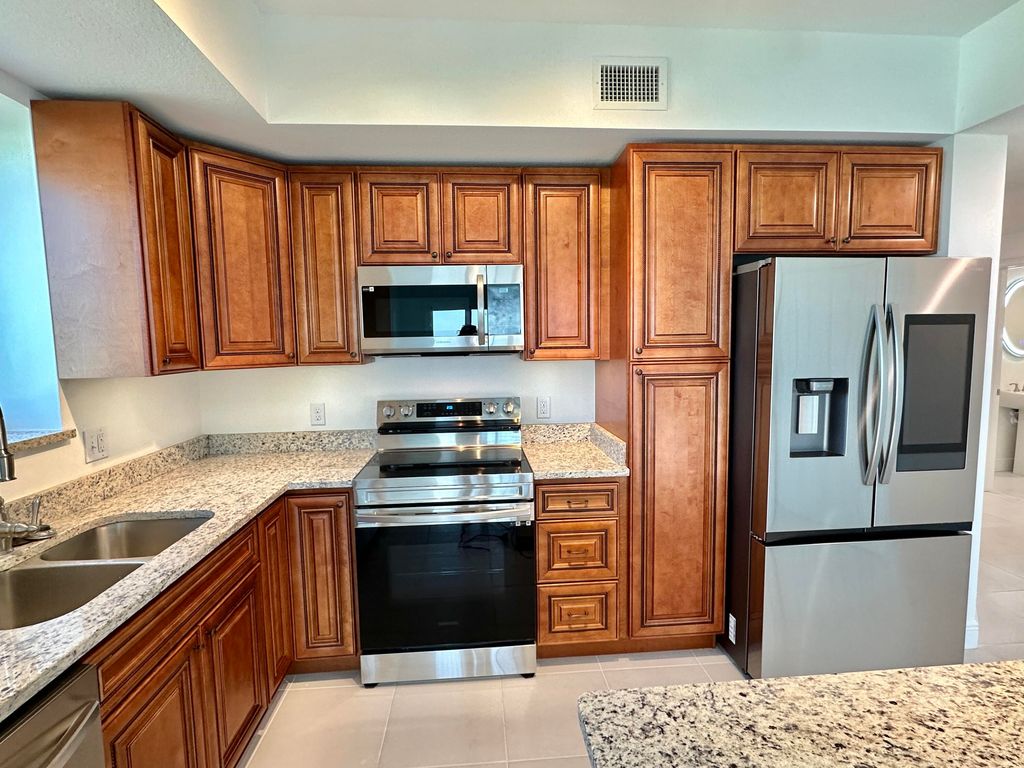 735 Pilot Lane, 814, Merritt Island, FL 32952