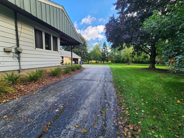 W145S7644 Durham DRIVE, Muskego, WI 53150