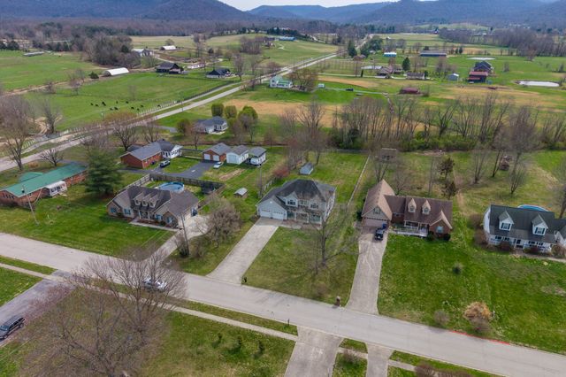 307 Brookgreen Drive, Berea, KY 40403