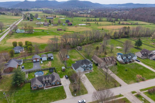 307 Brookgreen Drive, Berea, KY 40403