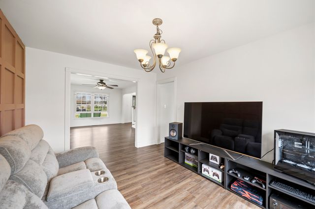 307 Brookgreen Drive, Berea, KY 40403