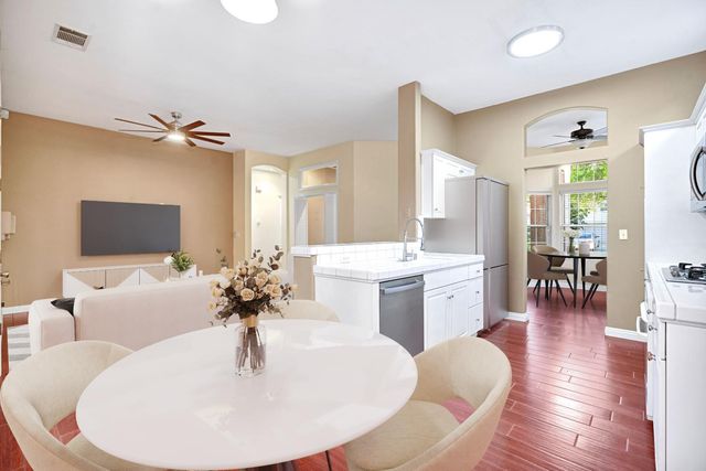 4634 W Oak Park Drive, Fresno, CA 93722
