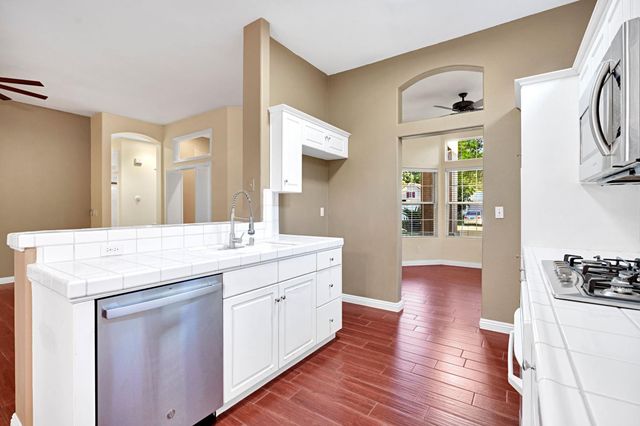 4634 W Oak Park Drive, Fresno, CA 93722