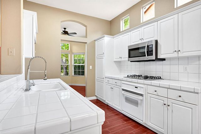 4634 W Oak Park Drive, Fresno, CA 93722