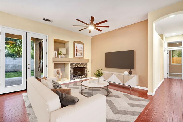 4634 W Oak Park Drive, Fresno, CA 93722