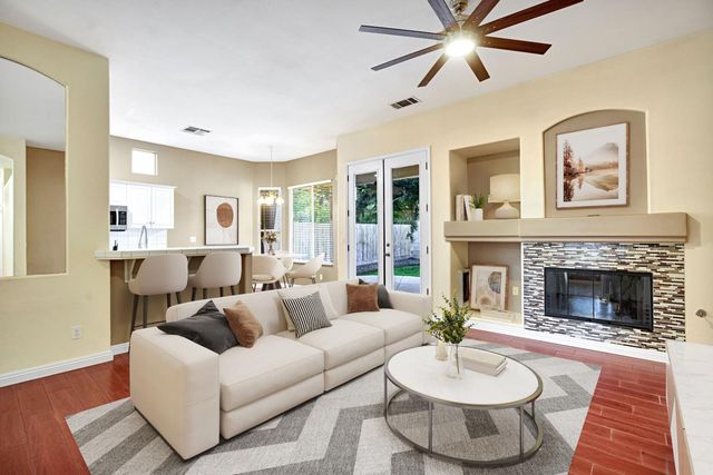 4634 W Oak Park Drive, Fresno, CA 93722