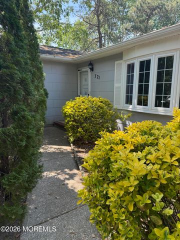 721 12th Avenue, Toms River, NJ 08757