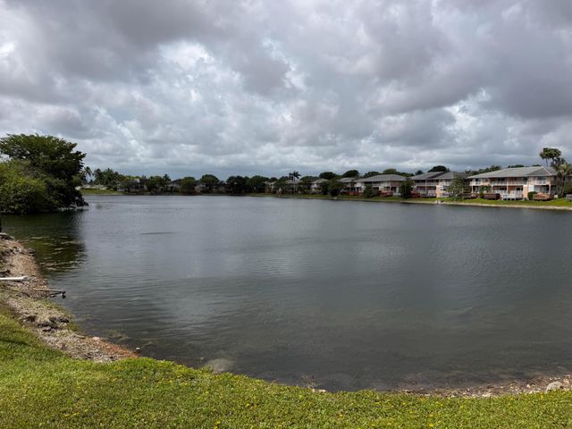 3300 NW 46th Street 104, Oakland Park, FL 33309