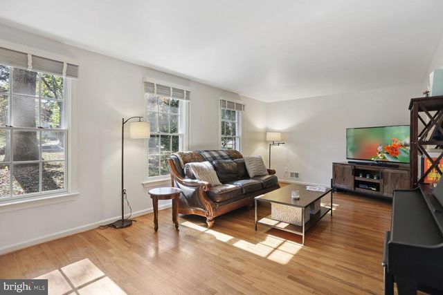 2300 CHESHIRE LN, Alexandria, VA 22307