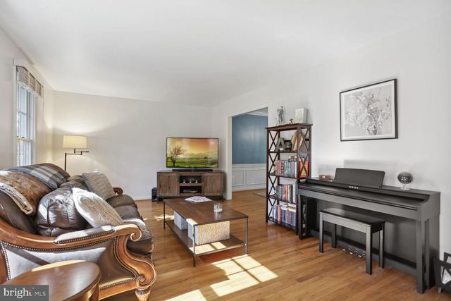 2300 CHESHIRE LN, Alexandria, VA 22307