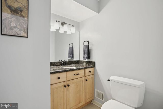 2300 CHESHIRE LN, Alexandria, VA 22307