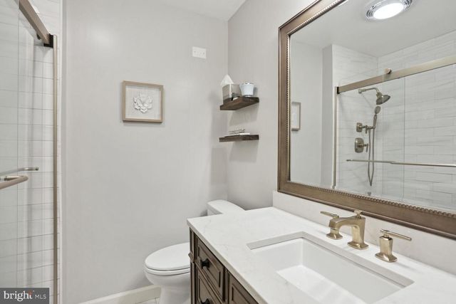 2300 CHESHIRE LN, Alexandria, VA 22307