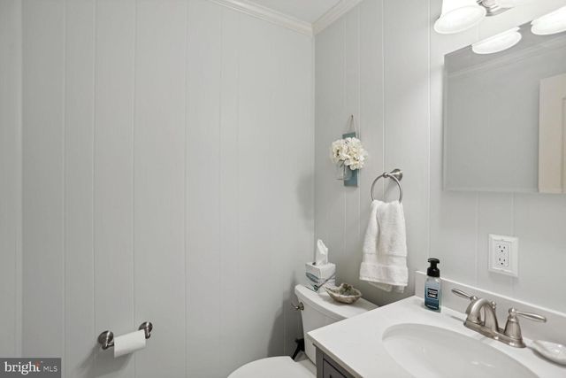 2300 CHESHIRE LN, Alexandria, VA 22307