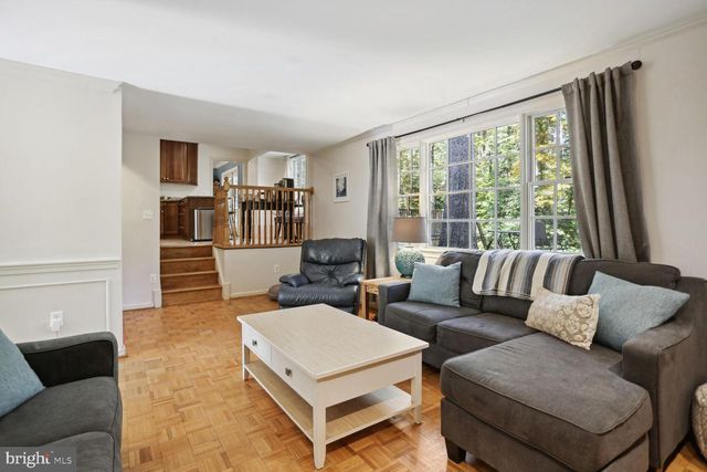 2300 CHESHIRE LN, Alexandria, VA 22307