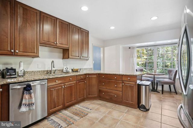 2300 CHESHIRE LN, Alexandria, VA 22307