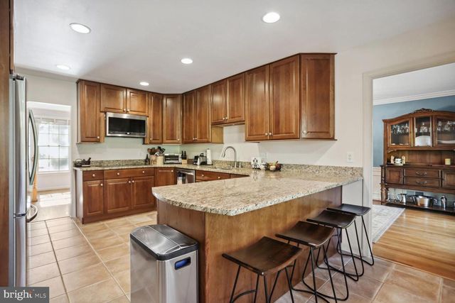 2300 CHESHIRE LN, Alexandria, VA 22307
