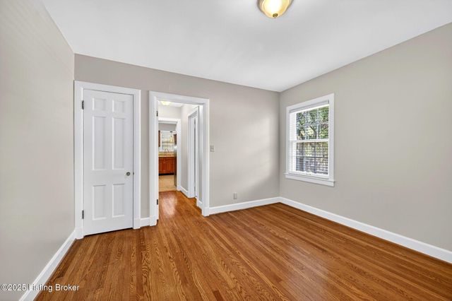 2325 Broadmeade Rd 1, Seneca Gardens, KY 40205