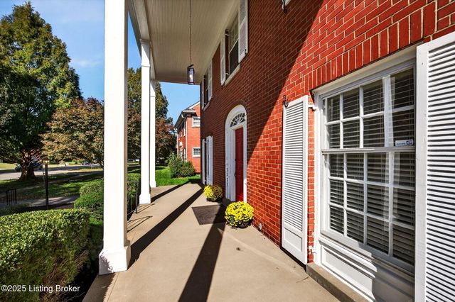 2325 Broadmeade Rd 1, Seneca Gardens, KY 40205