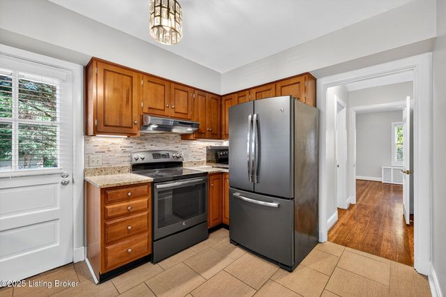 2325 Broadmeade Rd 1, Seneca Gardens, KY 40205