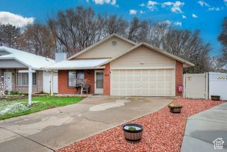 1077 E DEERWALK LN, Ogden, UT 84404
