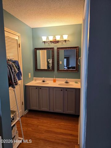 213 Teakwood Place, Midway Park, NC 28544