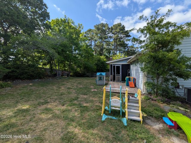 213 Teakwood Place, Midway Park, NC 28544