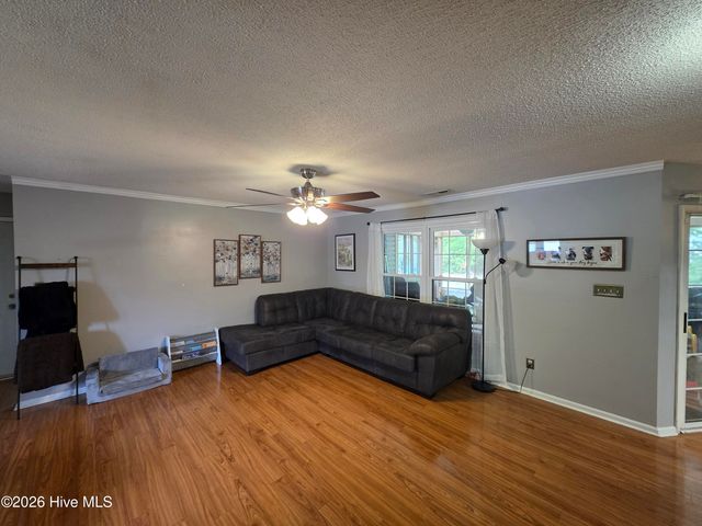 213 Teakwood Place, Midway Park, NC 28544