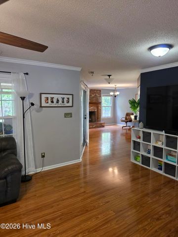 213 Teakwood Place, Midway Park, NC 28544