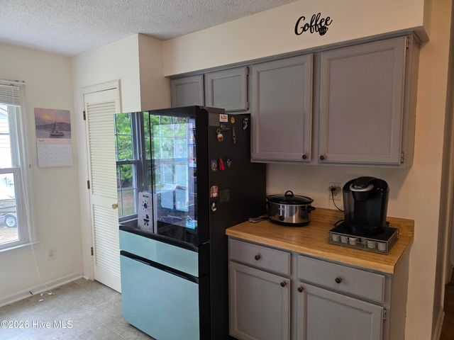 213 Teakwood Place, Midway Park, NC 28544