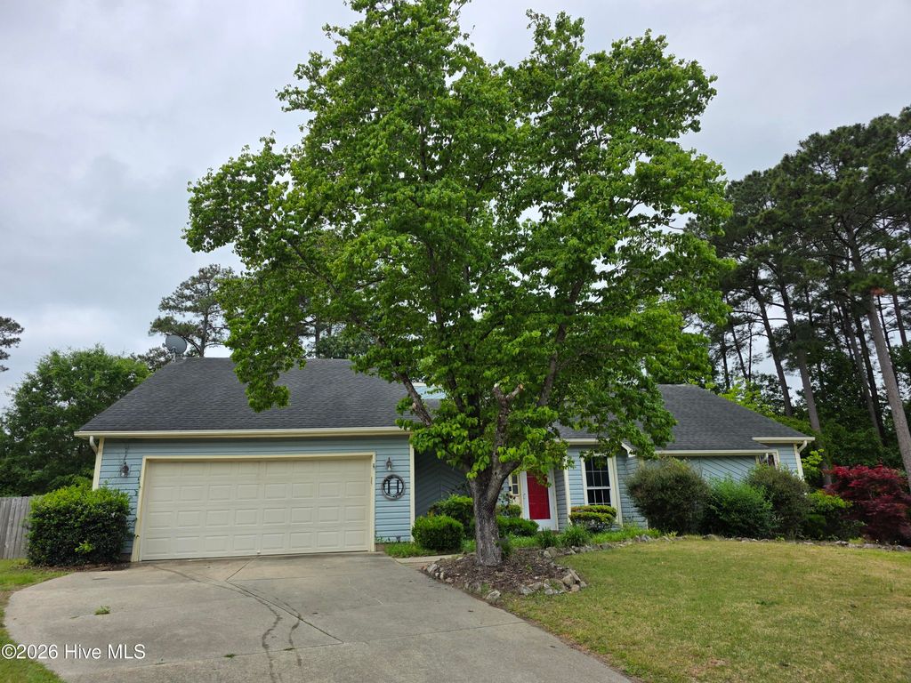213 Teakwood Place, Midway Park, NC 28544