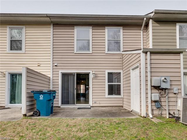 126 Whitewater DR, Newport News, VA 23608