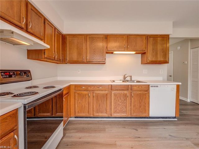 126 Whitewater DR, Newport News, VA 23608