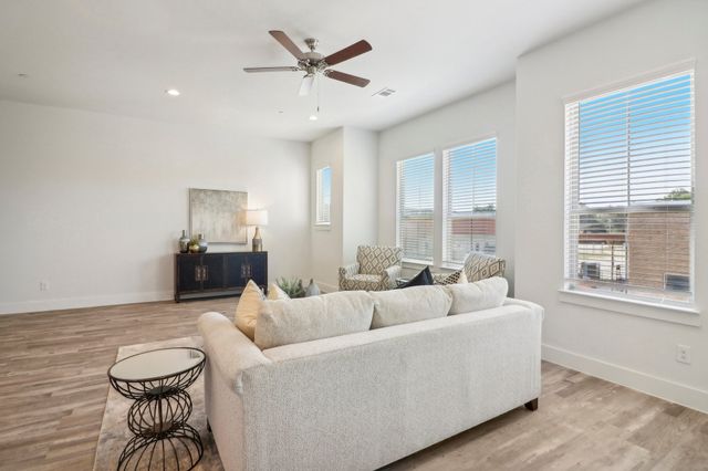 104 Samuel Street, Lewisville, TX 75057