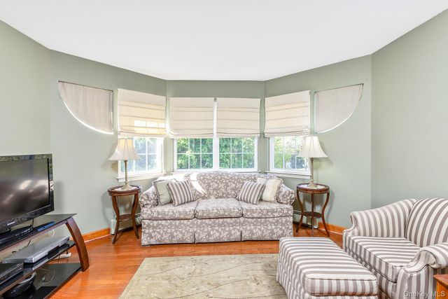 7 Lake Lane, Lake Grove, NY 11755