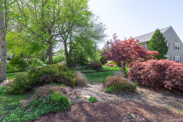 7 Lake Lane, Lake Grove, NY 11755