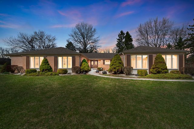 1449 S Shore Court, Barrington, IL 60010