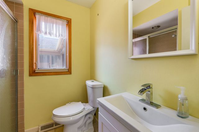 1449 S Shore Court, Barrington, IL 60010