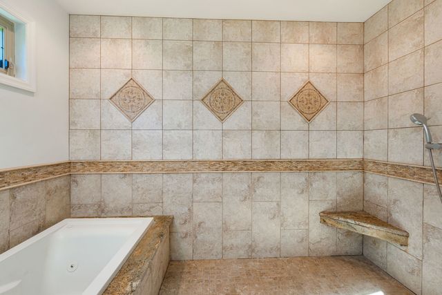 1449 S Shore Court, Barrington, IL 60010