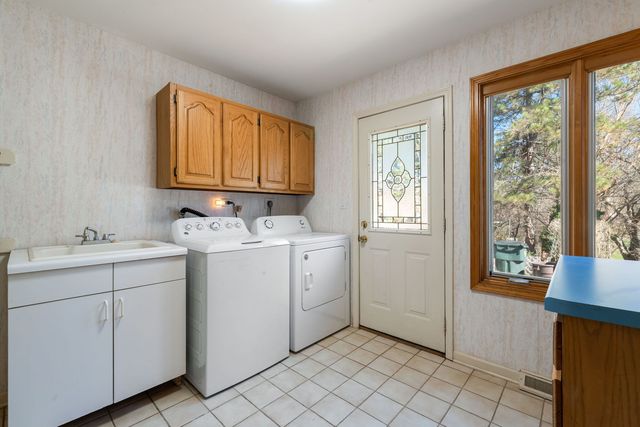 1449 S Shore Court, Barrington, IL 60010