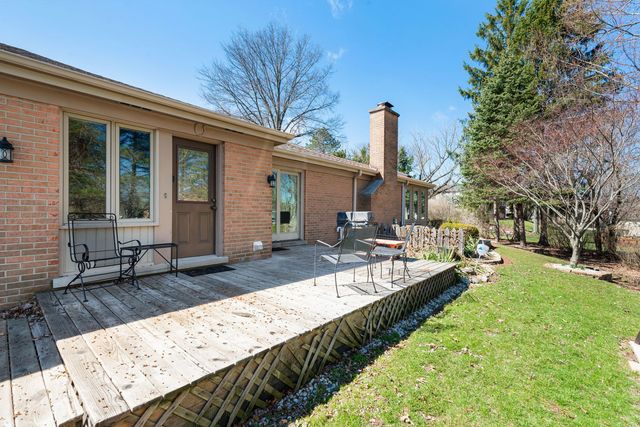 1449 S Shore Court, Barrington, IL 60010